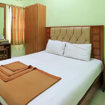 Hotel Prisma Sidoarjo Kültér fotó