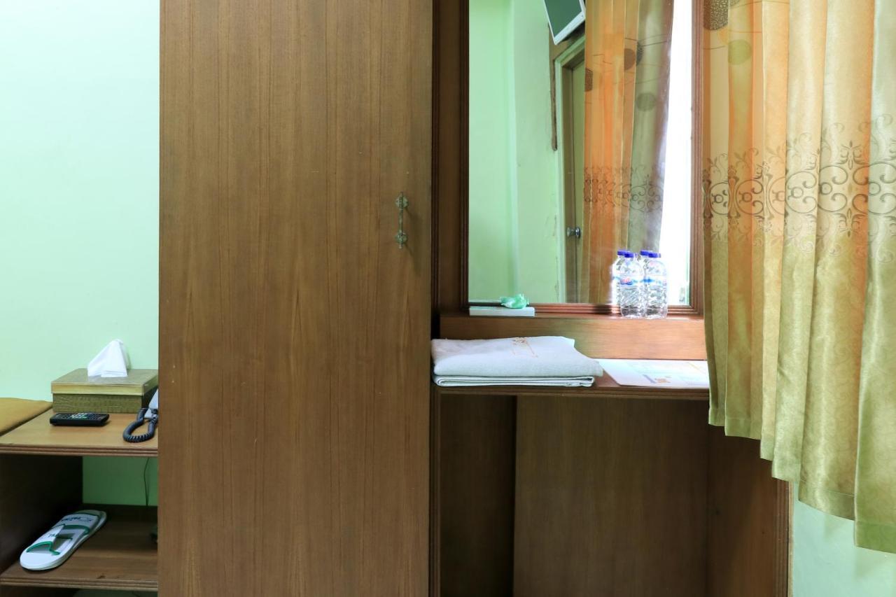 Hotel Prisma Sidoarjo Kültér fotó