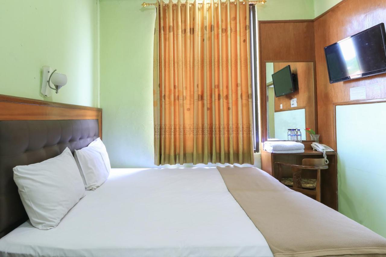 Hotel Prisma Sidoarjo Kültér fotó