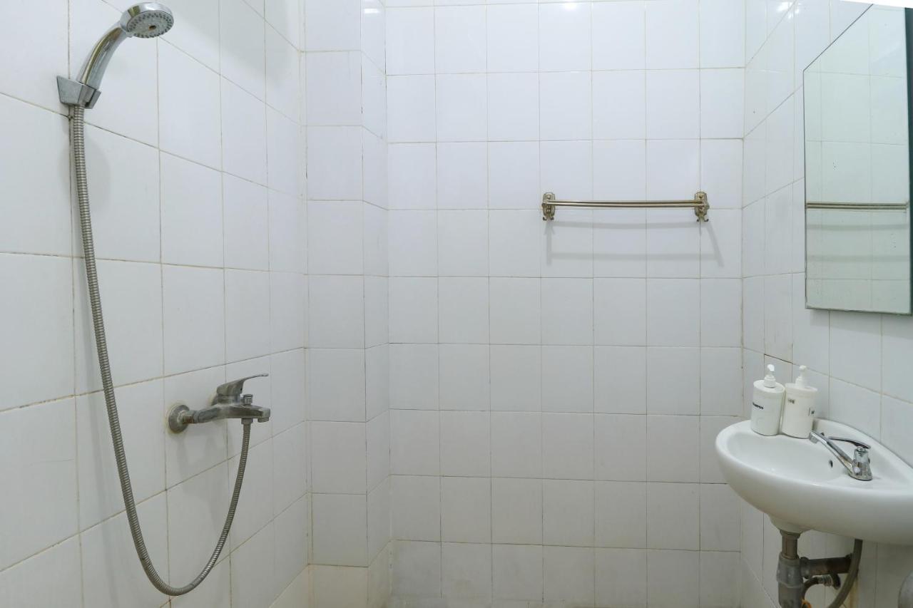 Hotel Prisma Sidoarjo Kültér fotó