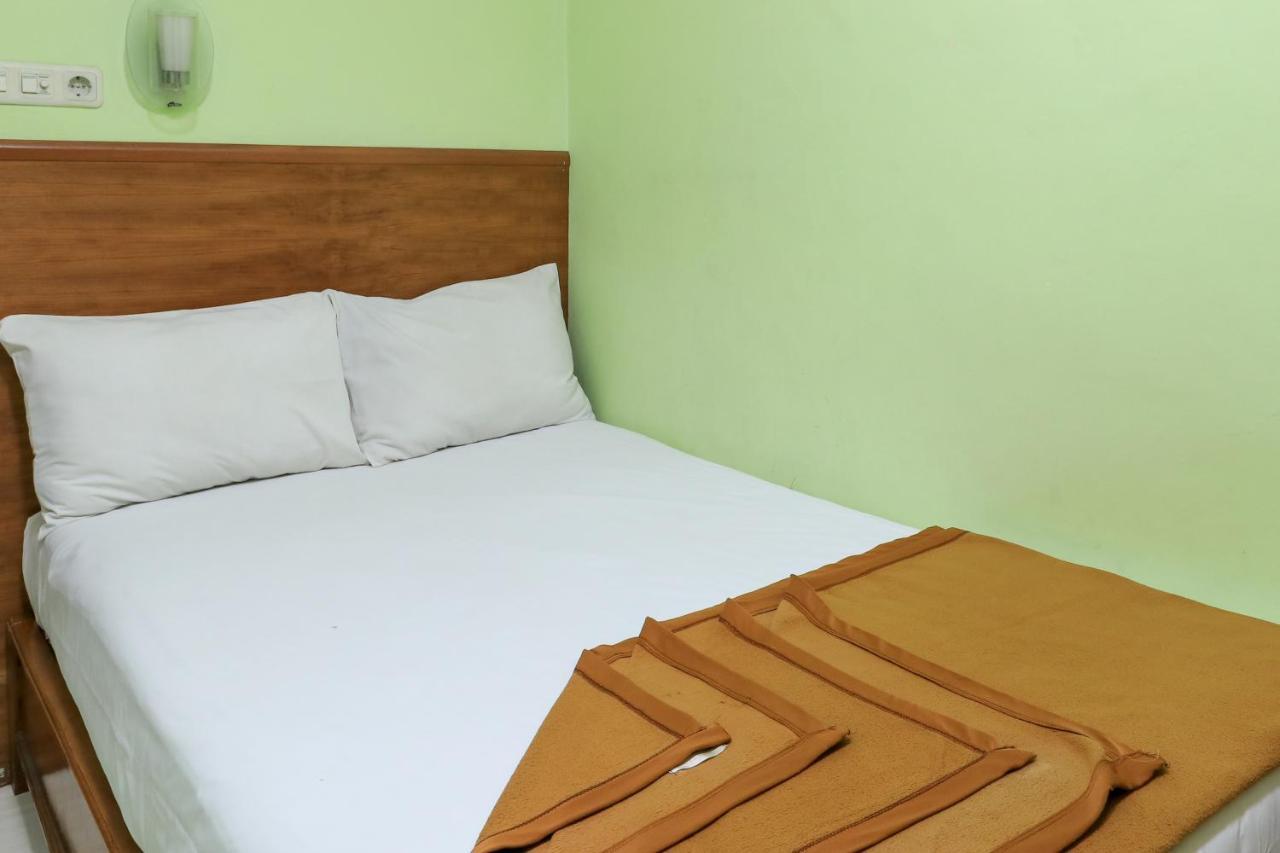 Hotel Prisma Sidoarjo Kültér fotó