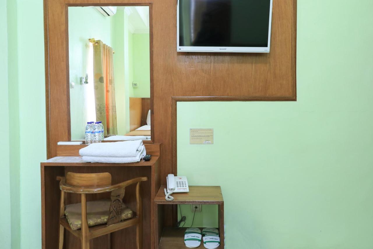 Hotel Prisma Sidoarjo Kültér fotó